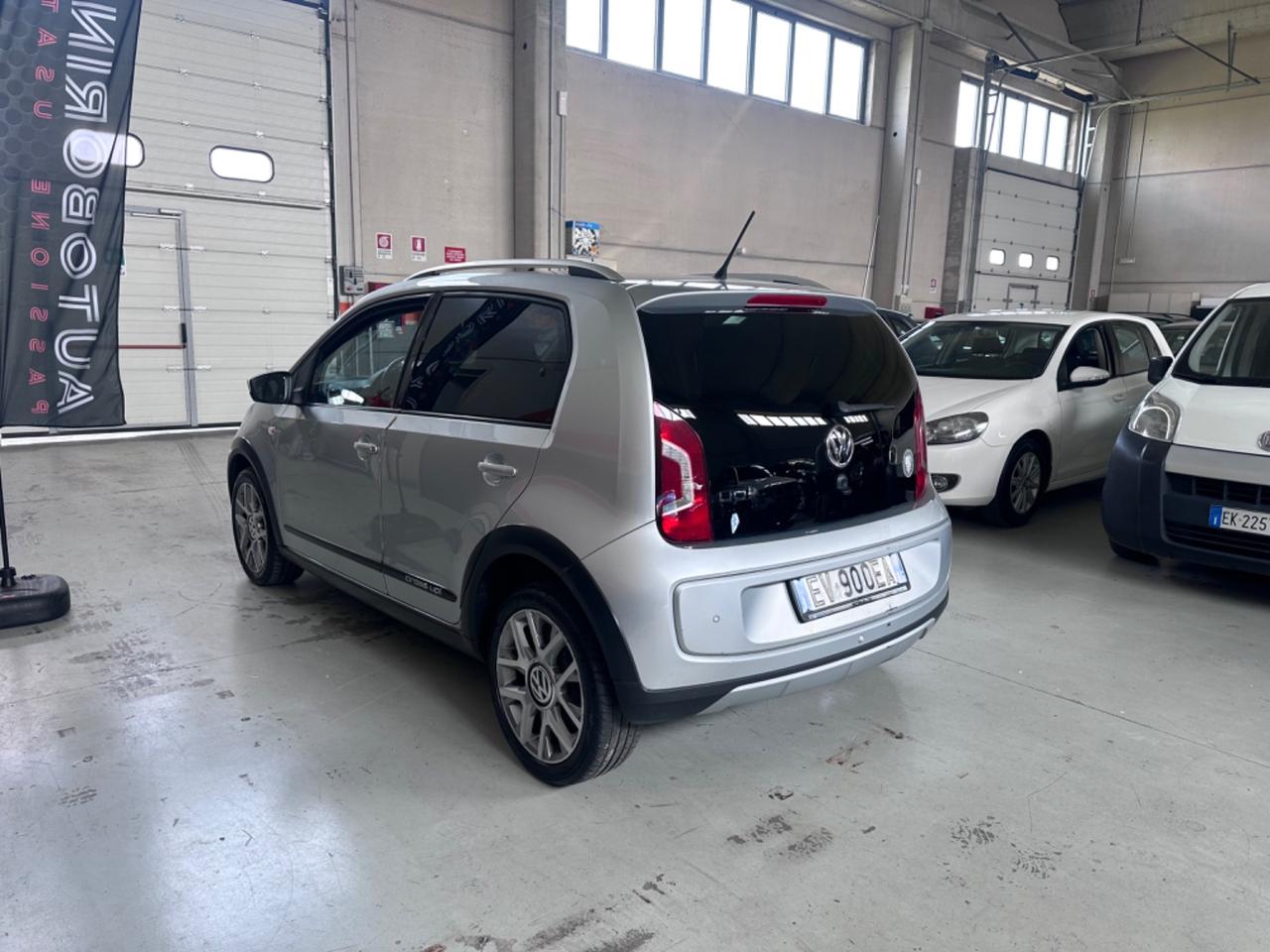 Volkswagen up! 1.0 75 CV 5p. cross up!