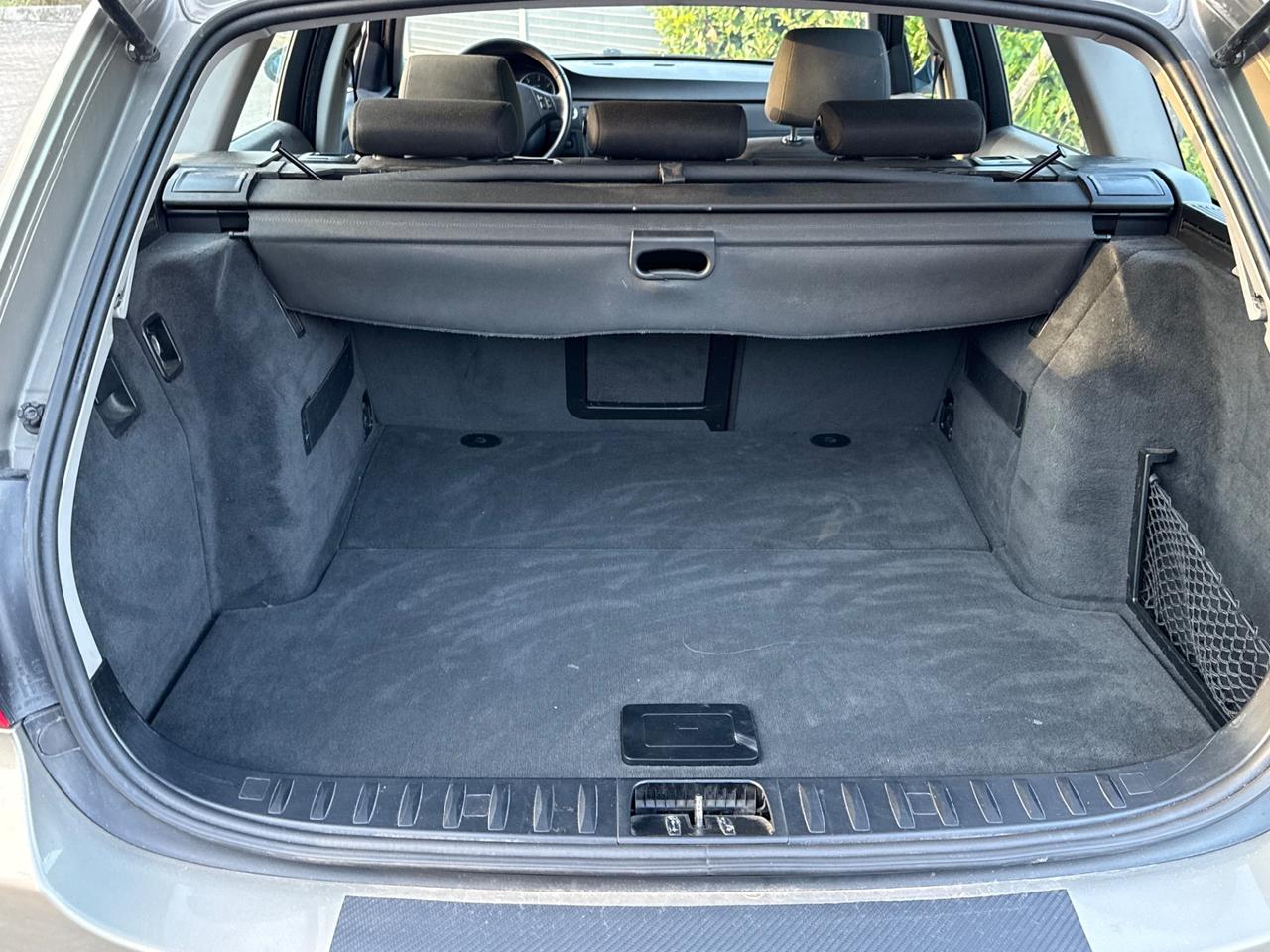 Bmw 320d 177CV E91 MOTORE BATTE !