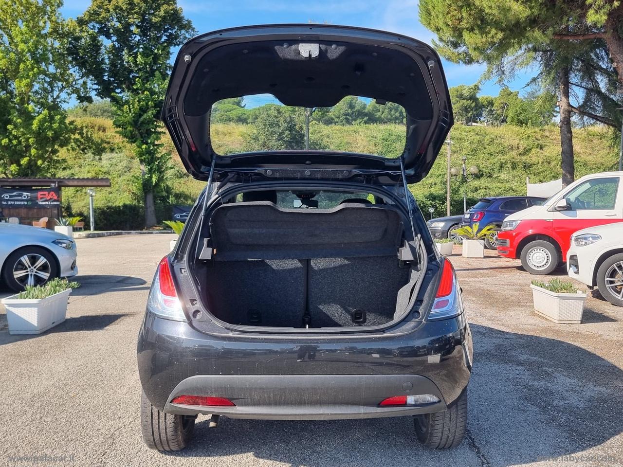 LANCIA Ypsilon 1.0 FireFly 5pS&S Hyb. Eco Silv.