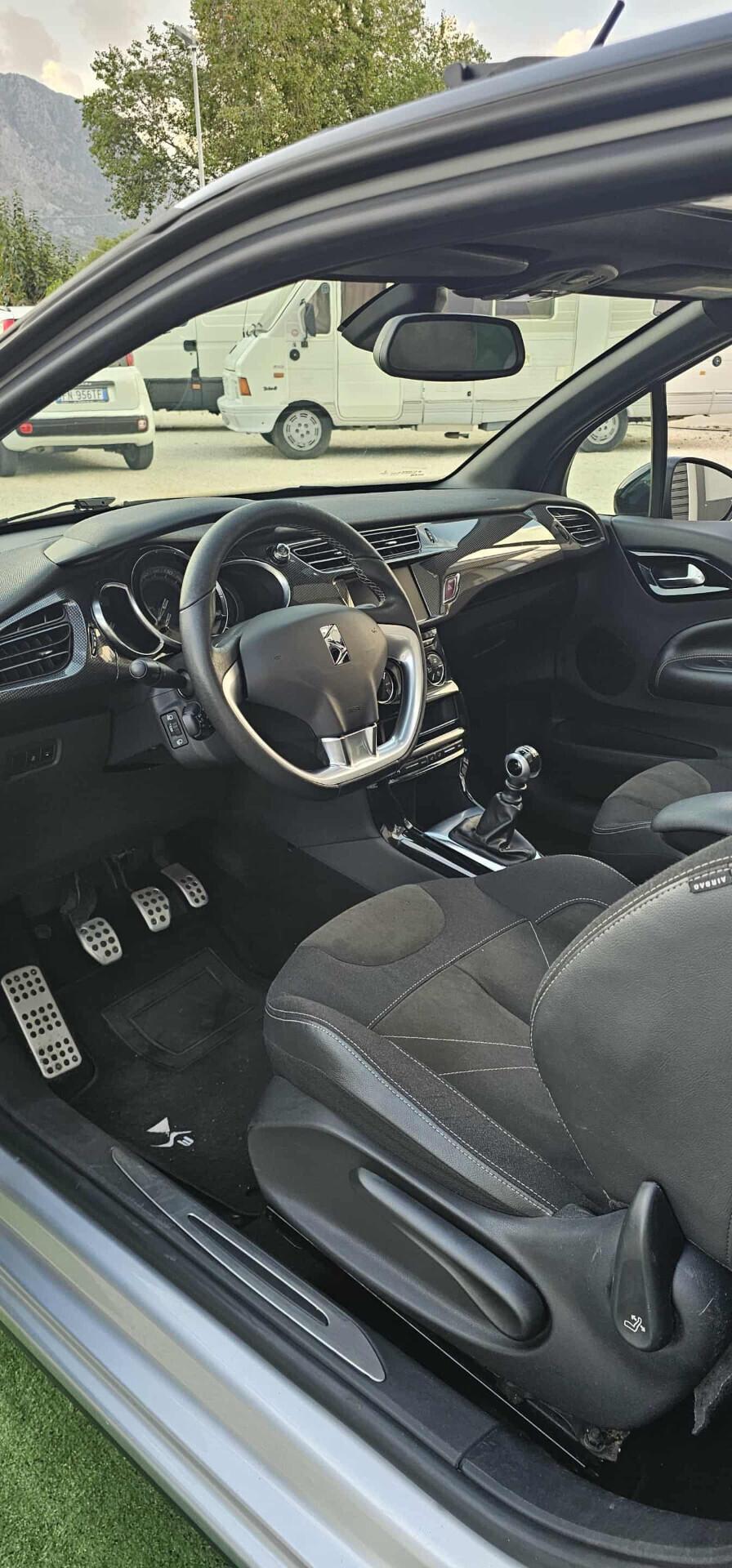 DS3 3 BlueHDi 120CV S&S Sport Chic Cabrio