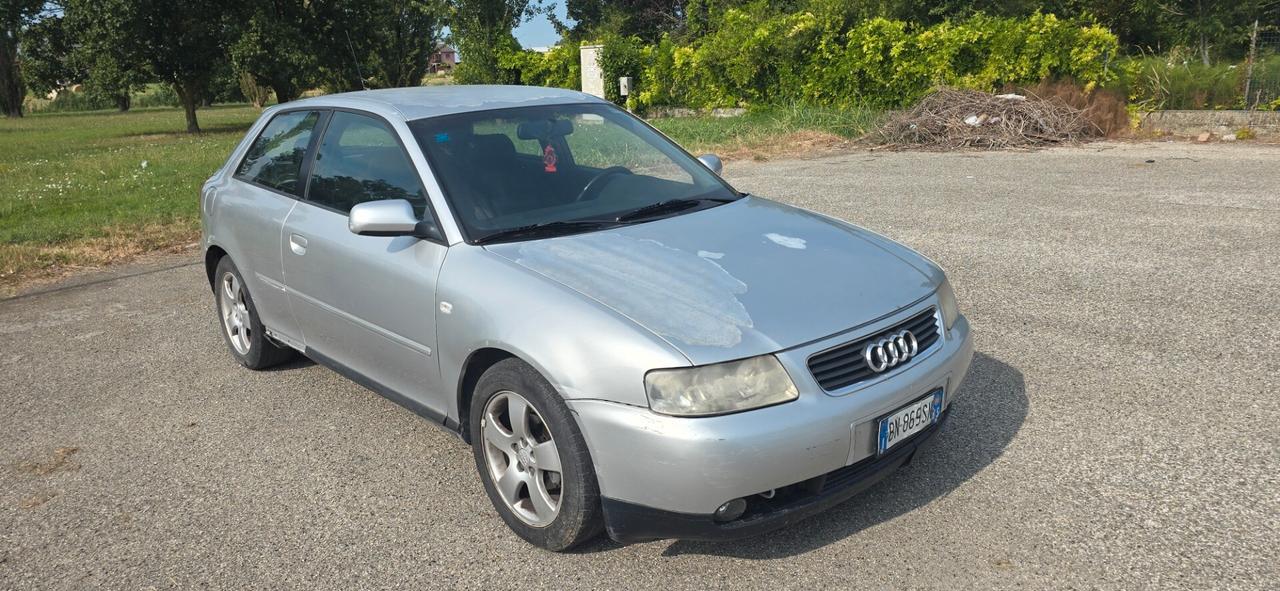 Audi A3 1.6 cat 3p. Attraction