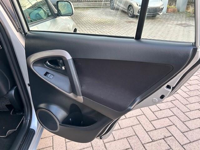 Toyota RAV 4 RAV4 2.2 D-4D 136 CV DPF Sol