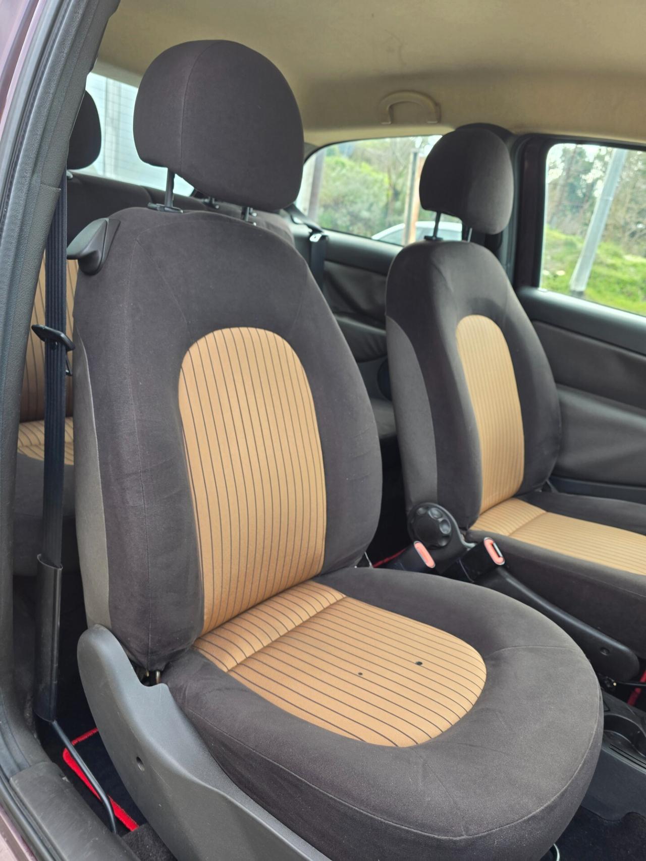 Lancia Ypsilon 1.2 Platino