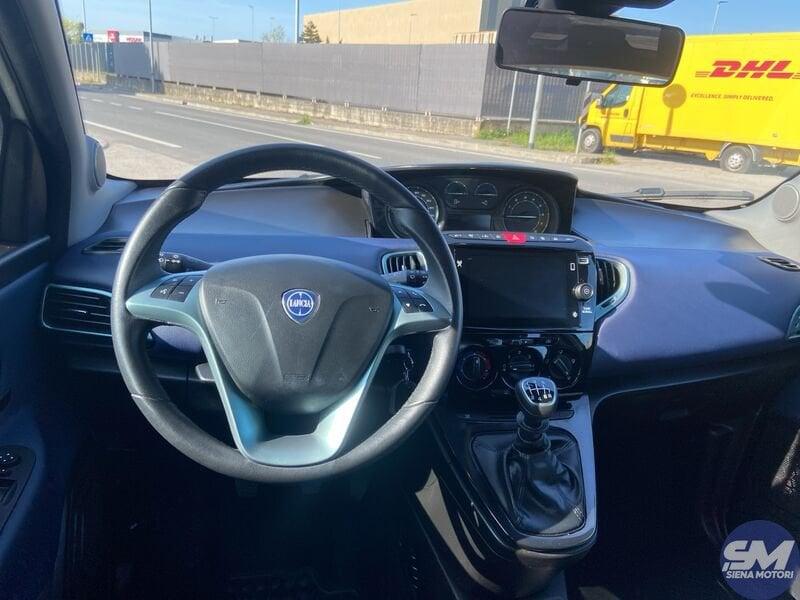 Lancia Ypsilon 1.0 FireFly 5 porte S&S Hybrid Platino