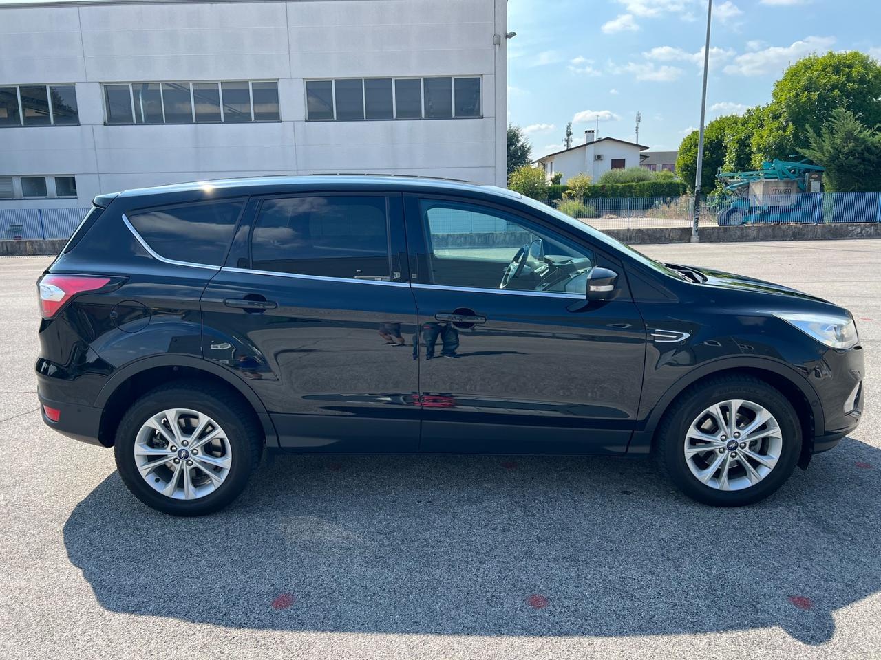 Ford Kuga 1.5 TDCI 120 CV S&S 2WD Powershift Edition