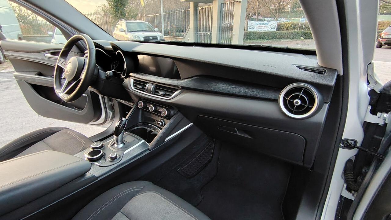 Alfa Romeo Stelvio 2.2 Turbodiesel 160 CV AT8 RWD Business