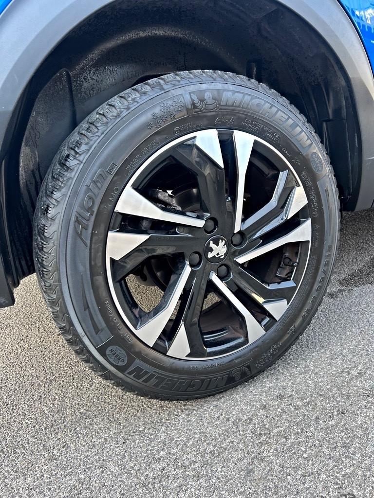 Peugeot 2008 1.5 BlueHDi 130 EAT8 Allure 2021