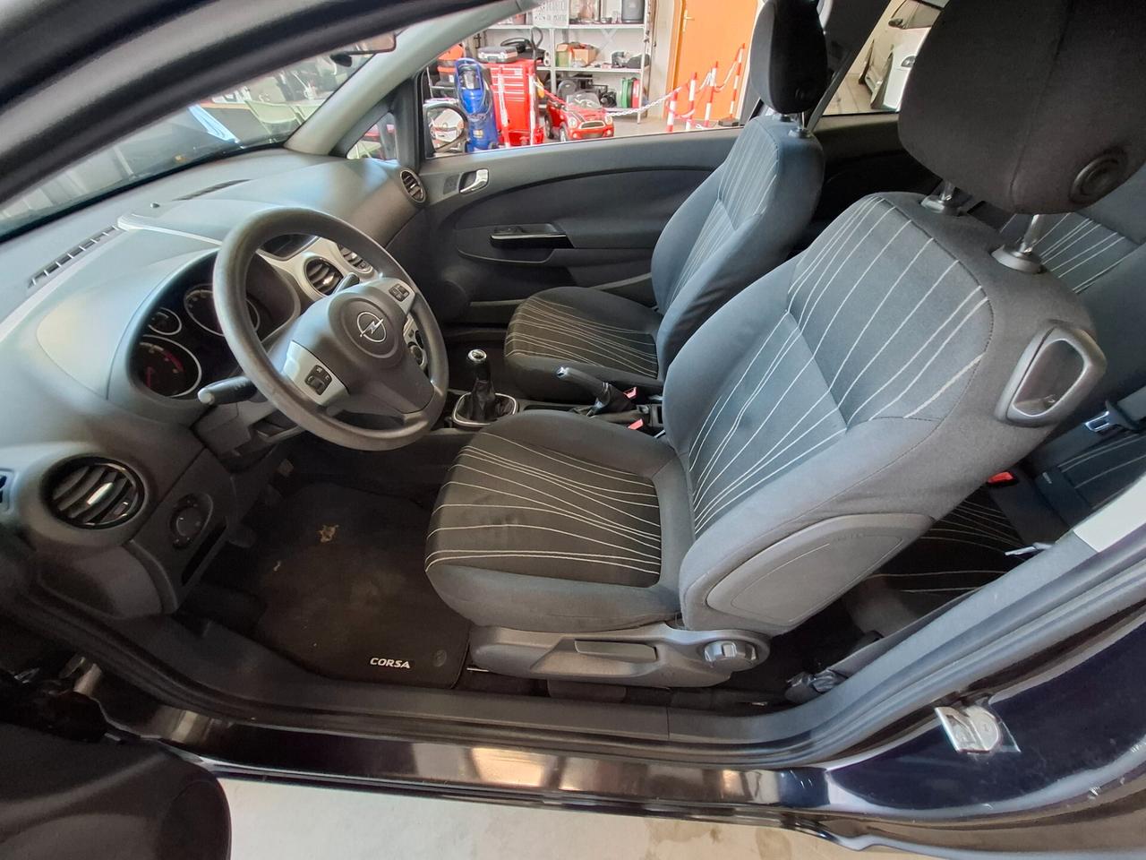 Opel Corsa 1.2 3 porte Sport