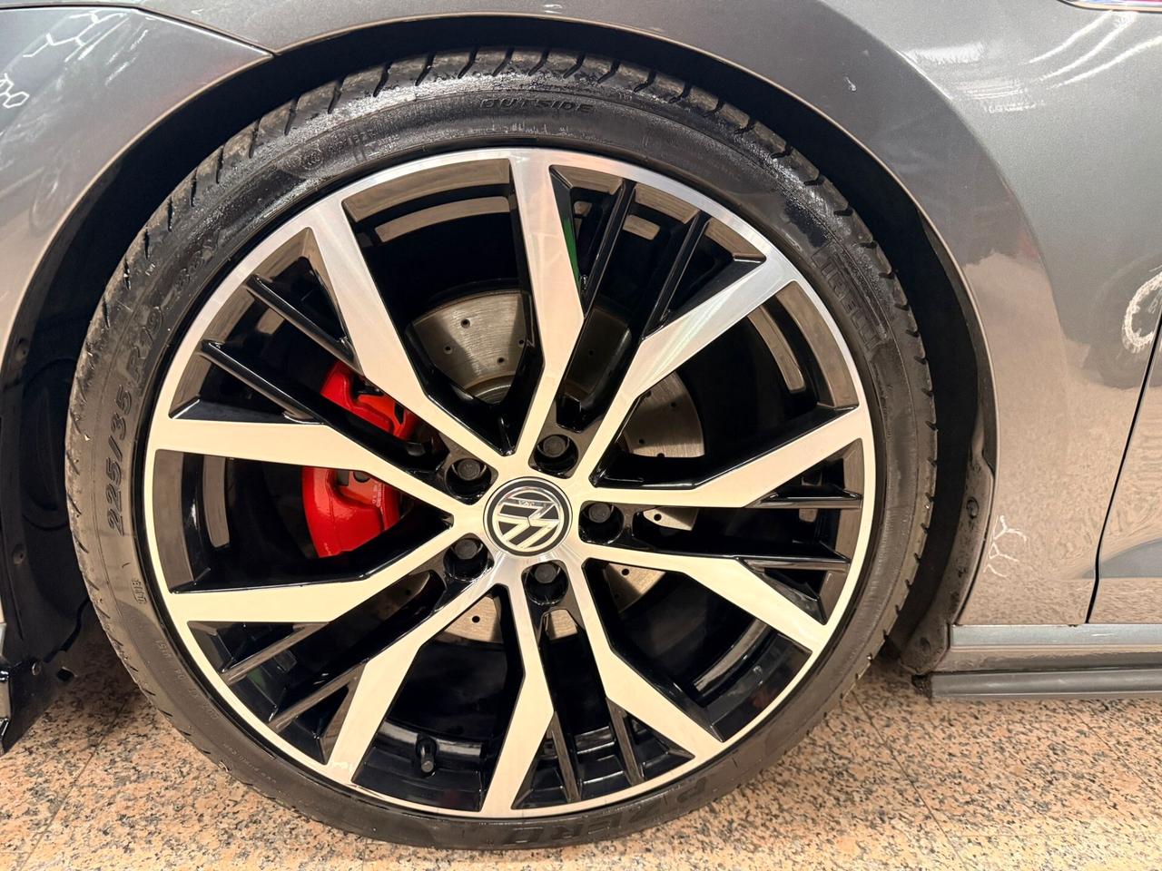 Volkswagen Golf GTI PERFORMANCE TSI 230CV DSG