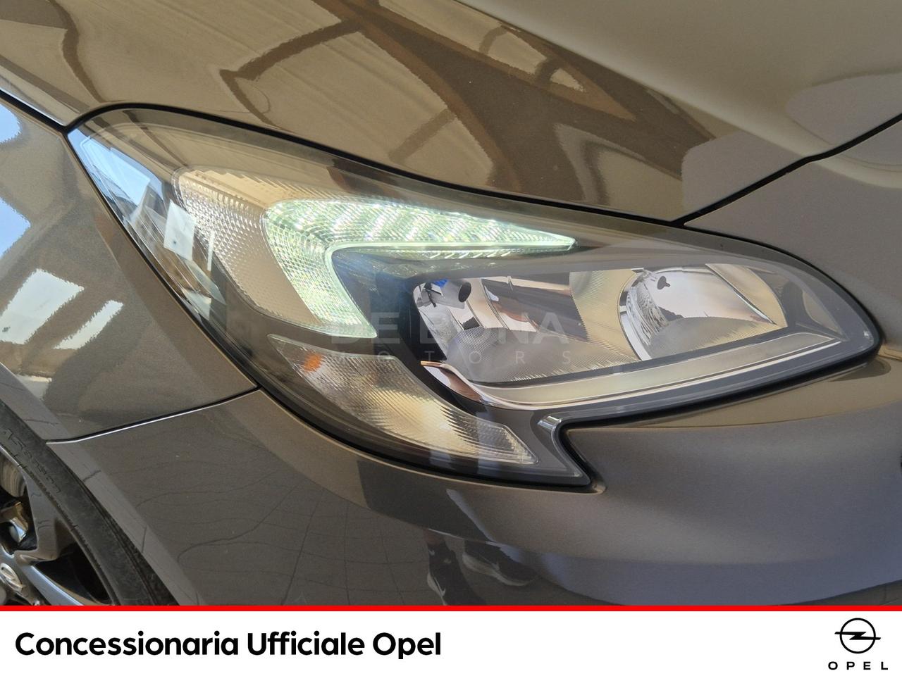 Opel Corsa 5p 1.2 b-color