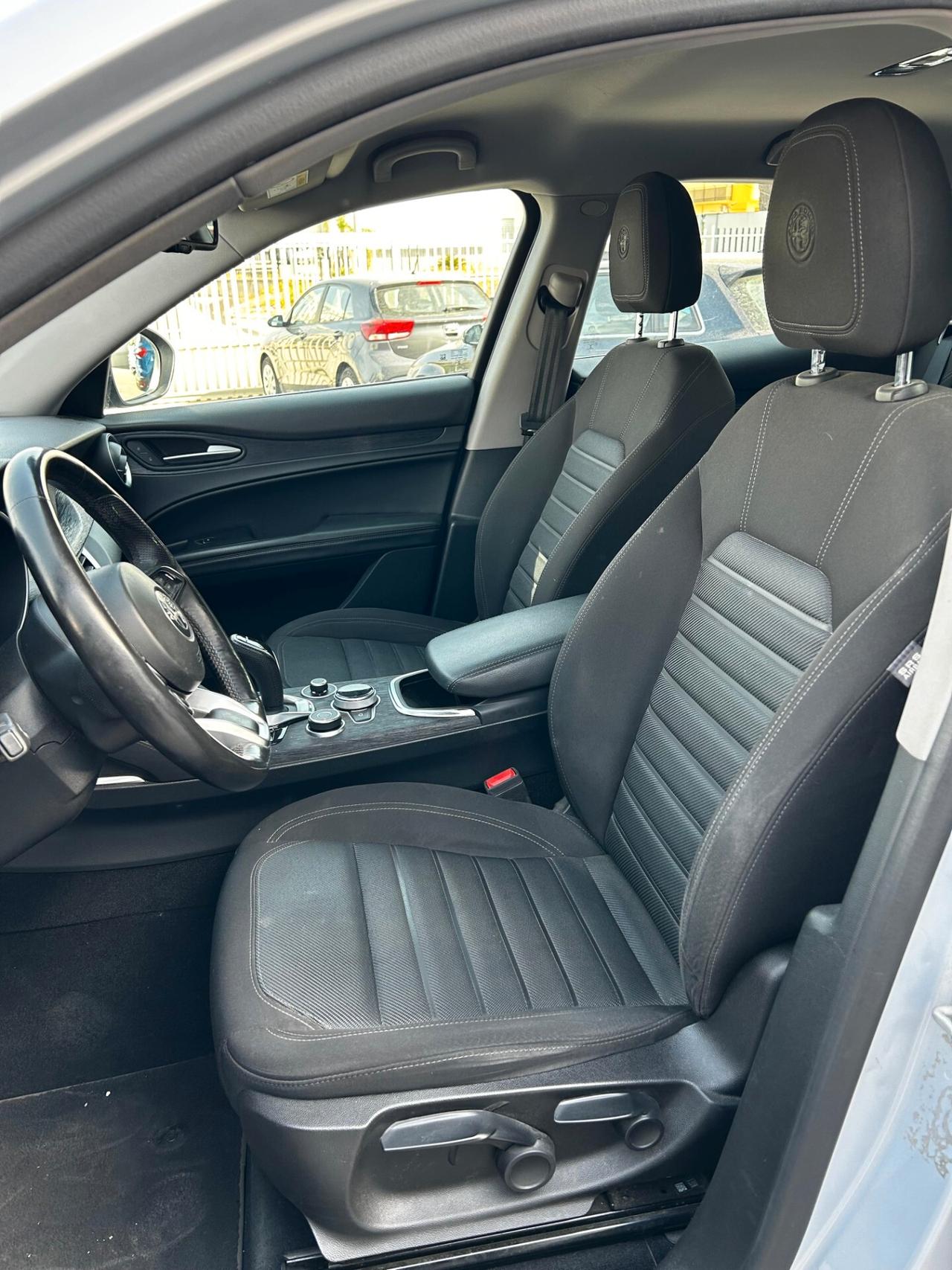 Alfa Romeo Stelvio 2.2 Turbodiesel 160 CV AT8 RWD Super
