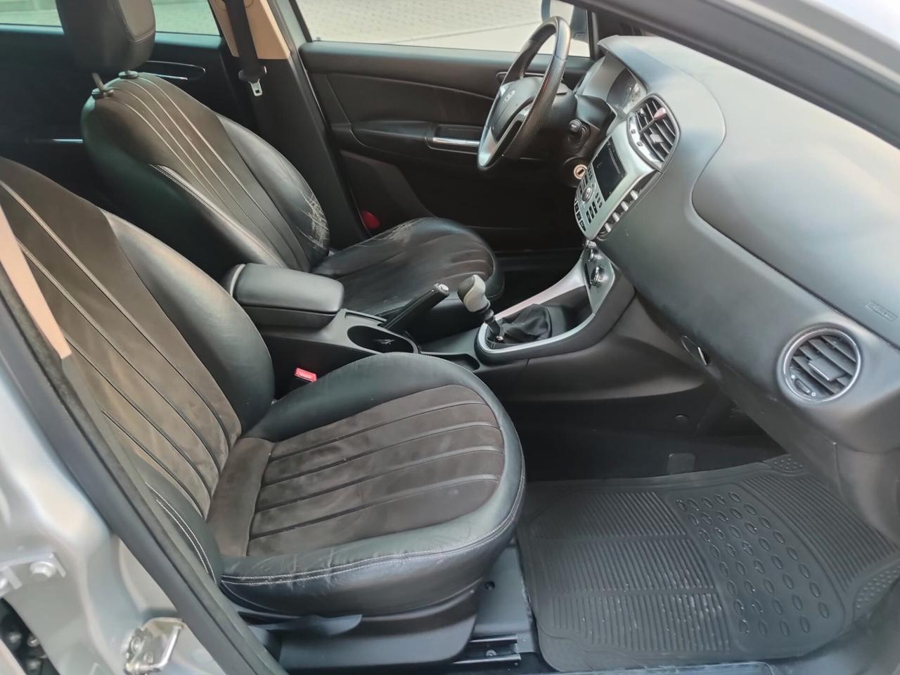 Lancia Delta 1.6 MJT DPF 2011!!