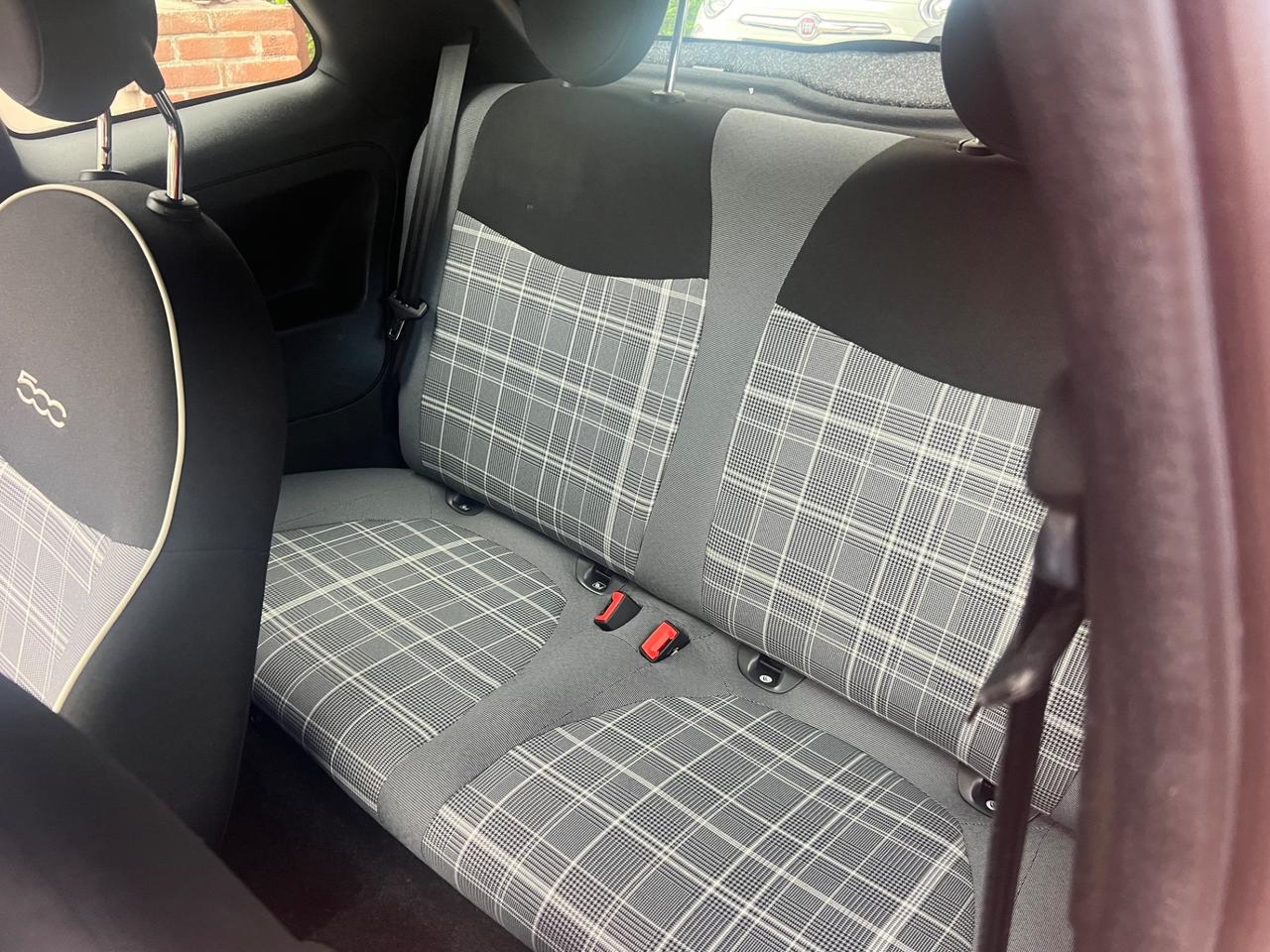 Fiat 500 1.0 Hybrid Red