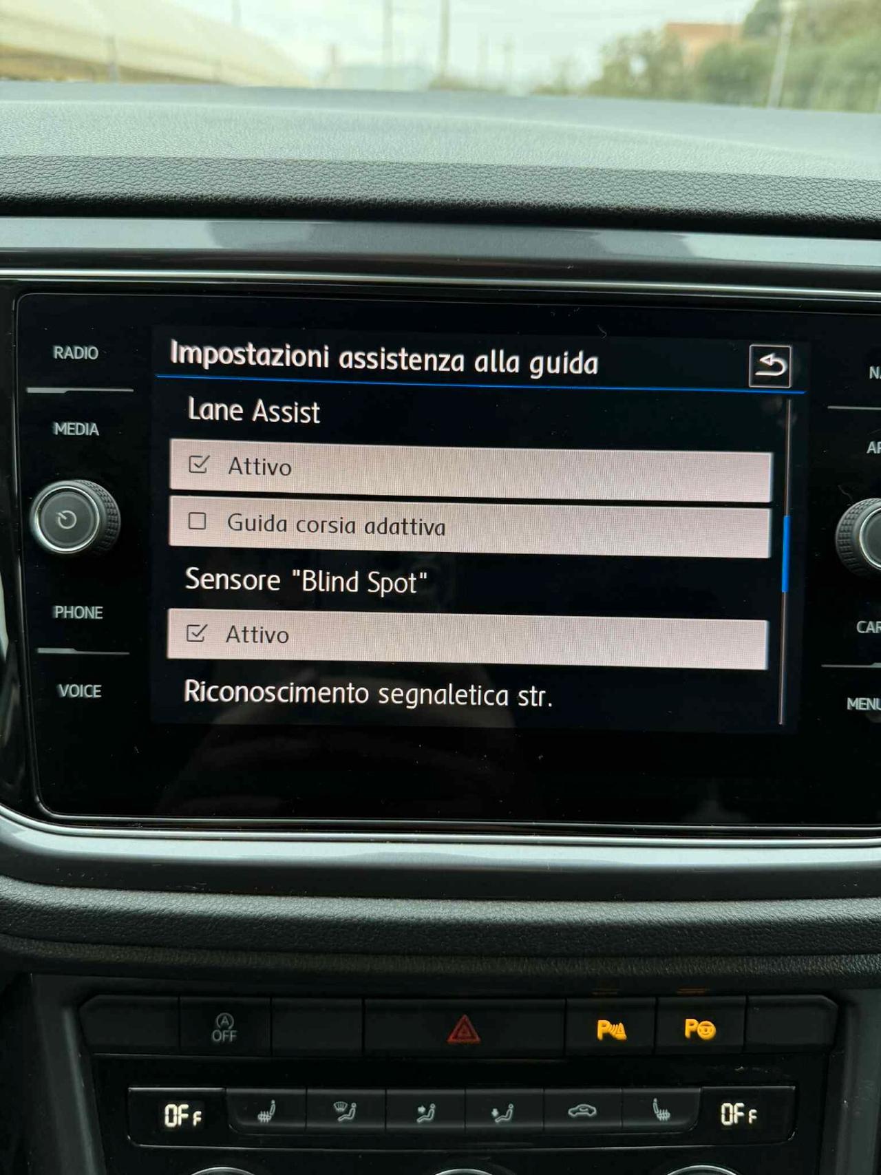 Volkswagen T-Roc 1.6 Style VIRTUAL COCKPIT