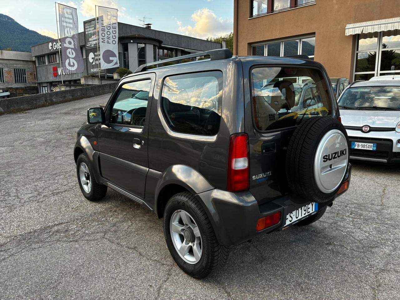 SUZUKI JIMNY 1.3i 16V 4WD JLX AUTOMATICO