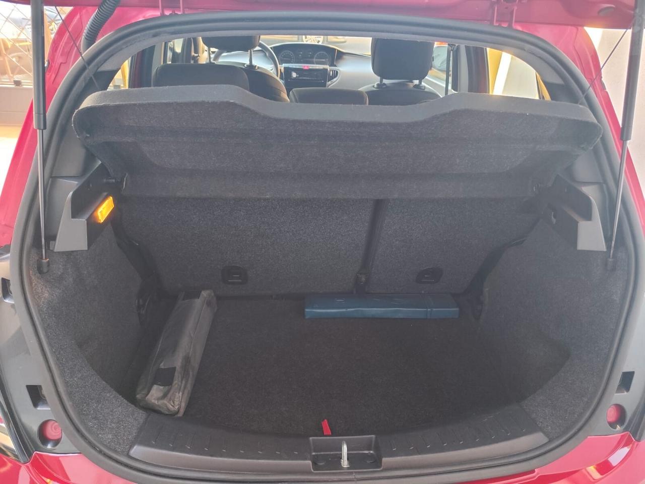 Lancia Ypsilon 1.2 69 CV 5 porte Silver