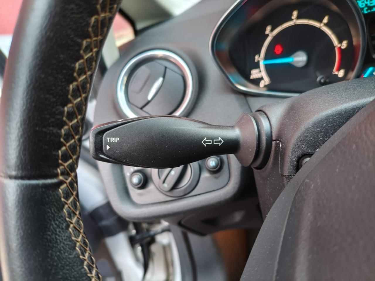 Ford Fiesta 1.5 TDCi 75CV 5 porte Titanium