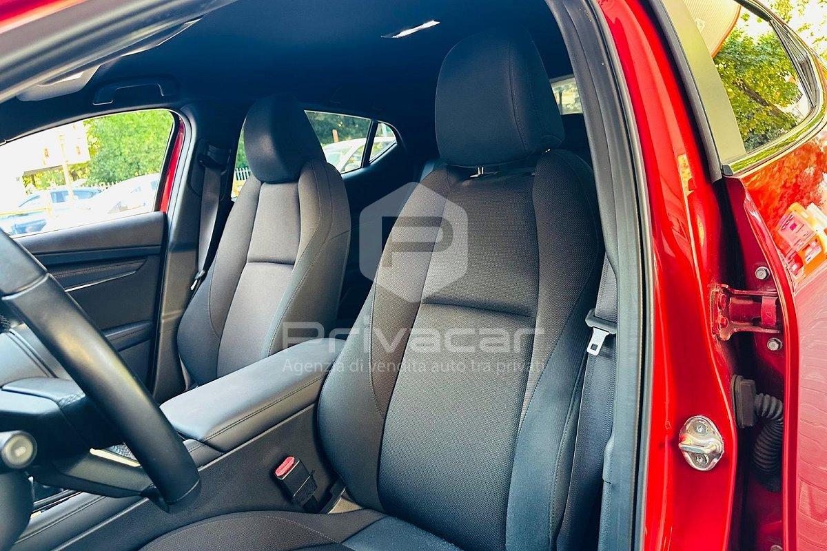 MAZDA Mazda3 2.0L e-Skyactiv-G M Hybrid Executive