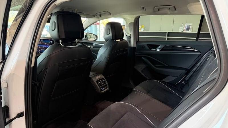 Volkswagen Passat Variant 2.0 TDI SCR EVO 110kW Business DSG Camera 360° LED 17"
