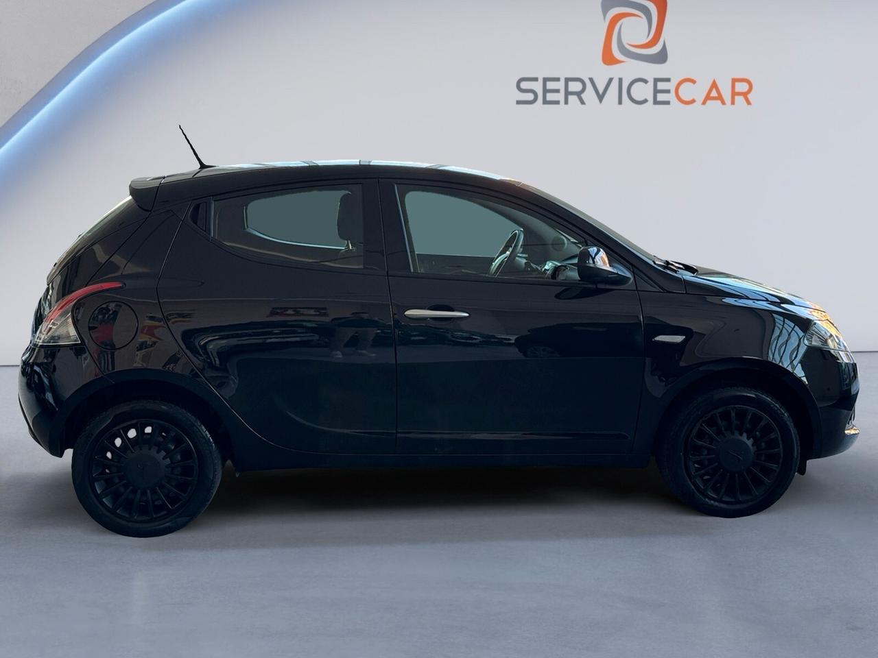 Lancia Ypsilon 1.0 Hybrid Silver
