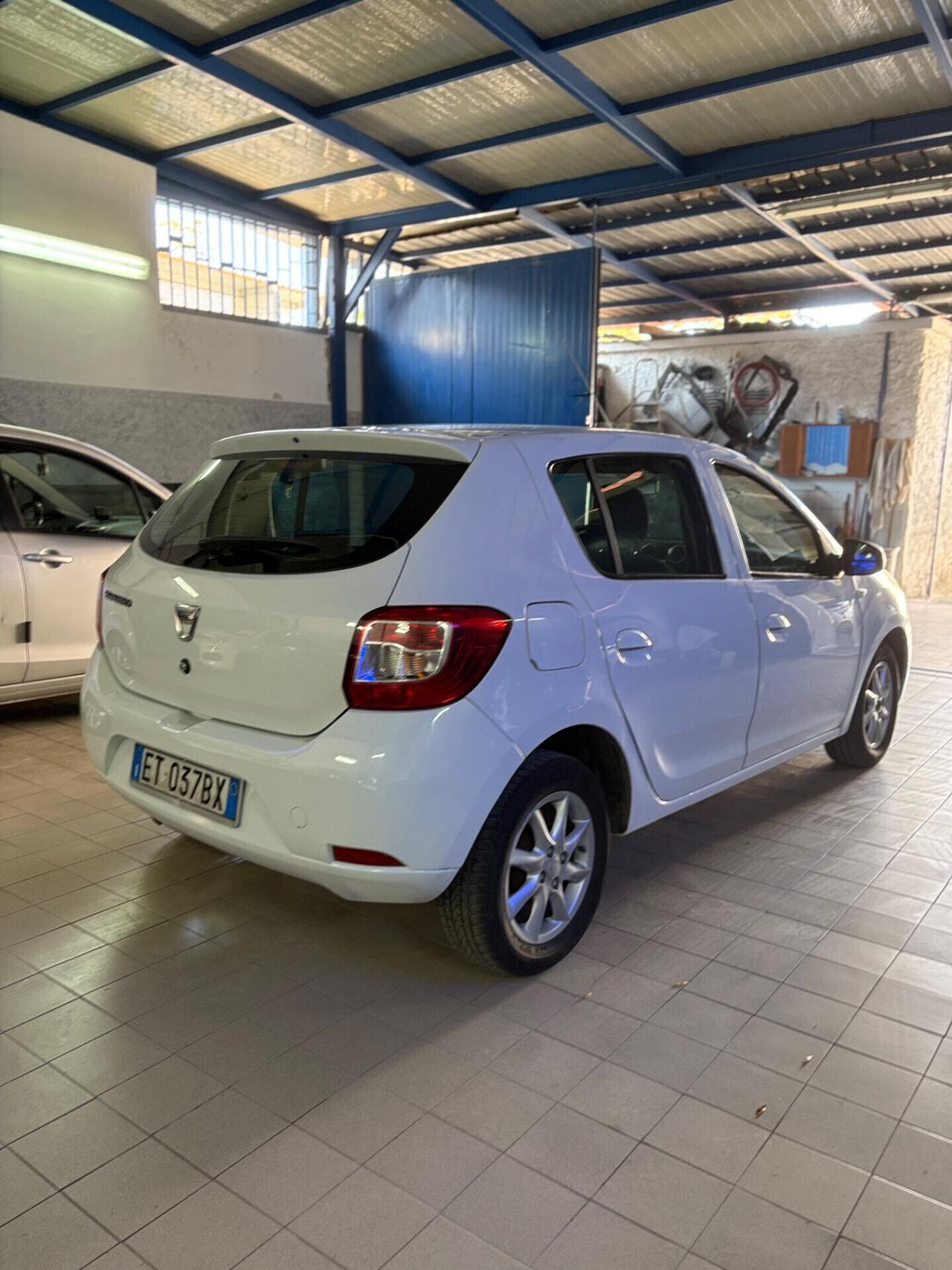 Dacia Sandero 1.2 GPL 75CV