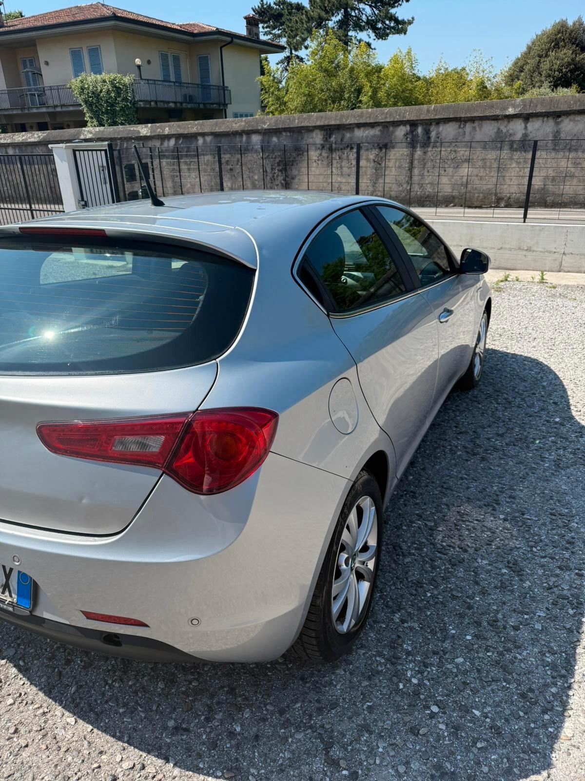 Alfa Romeo Giulietta 1.6 JTDm-2 105 CV Distinctive