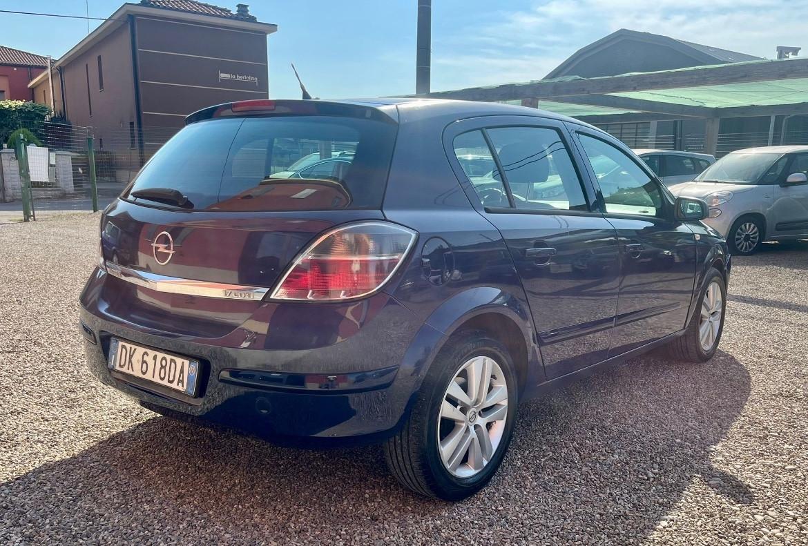 Opel Astra 1.7 CDTI 125CV 5 porte