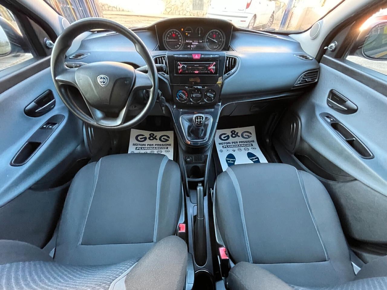 Lancia Ypsilon 1.2 69 CV 5 porte Silver