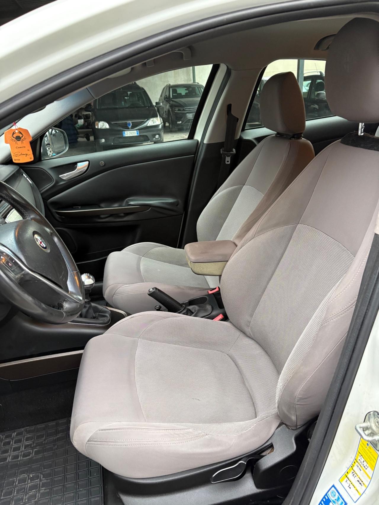 Alfa Romeo Giulietta 1.6 MJT 105cv splendente