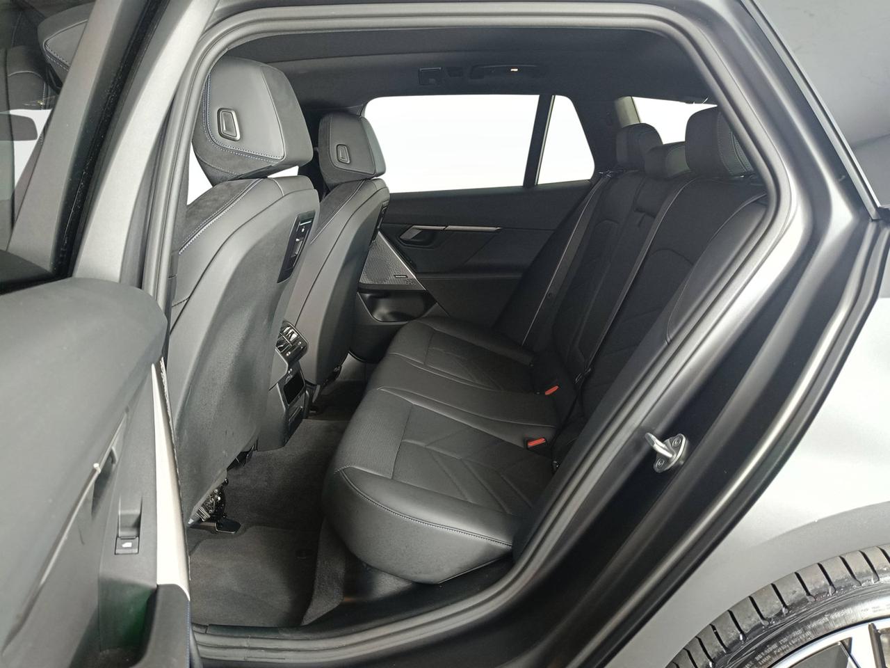 BMW Serie 5 G61 2024 Touring - 520d Touring 48V xdrive MSport Pro auto