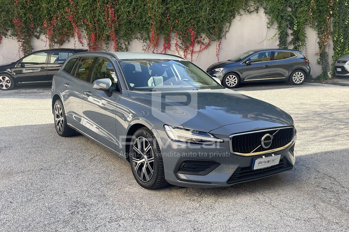 VOLVO V60 B4 (d) automatico Ultimate Dark