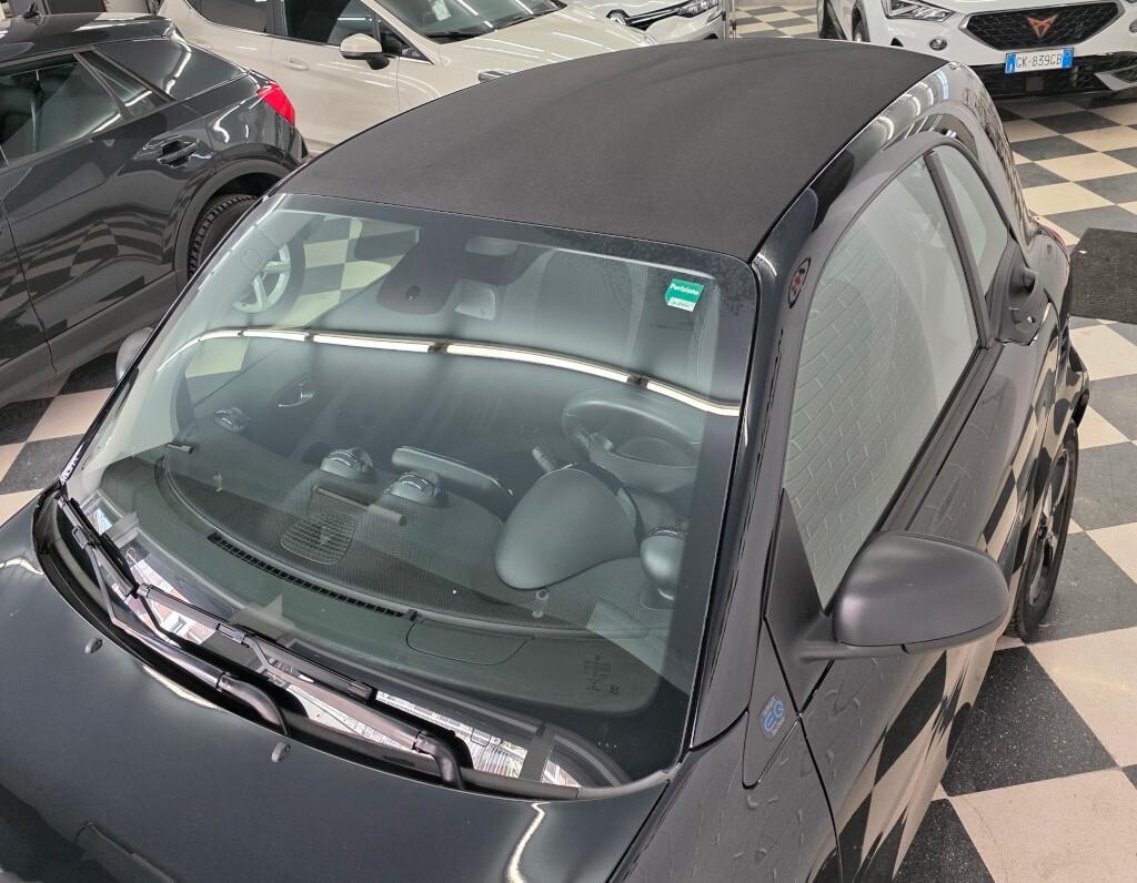 Smart ForTwo EQ elettrica cabrio Passion
