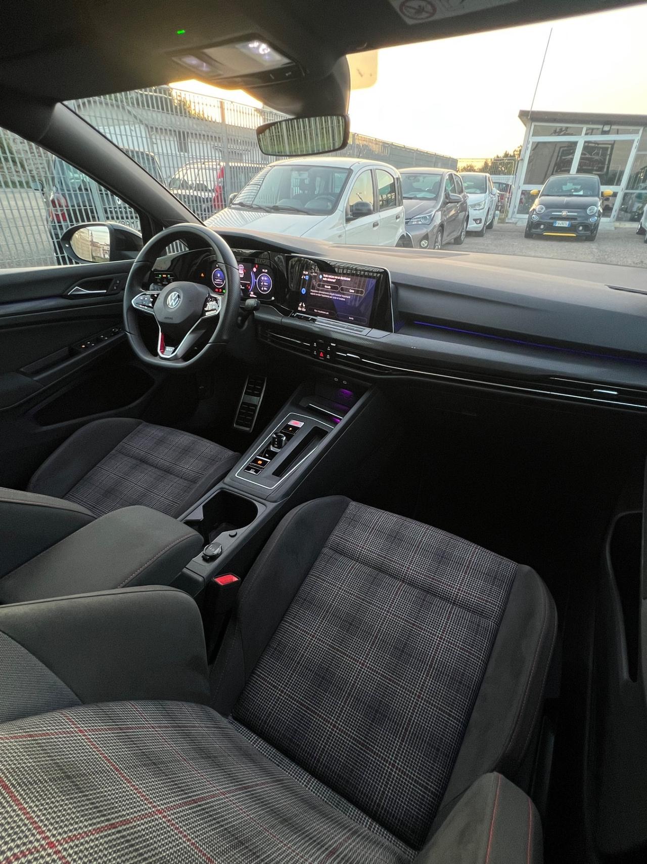 Volkswagen Golf GTI 2.0 TSI DSG