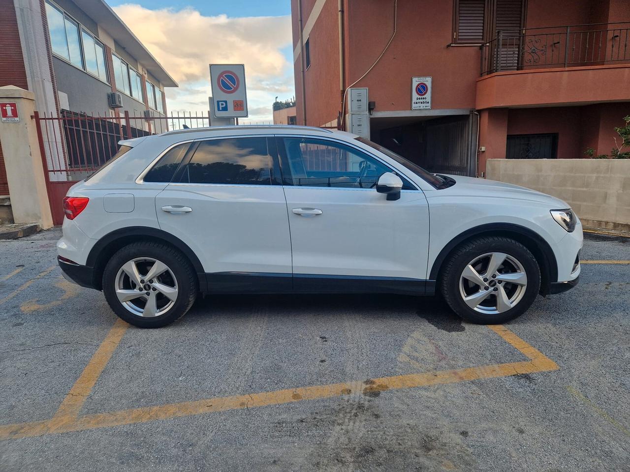 Audi Q3 35 TDI S tronic Business Advanced