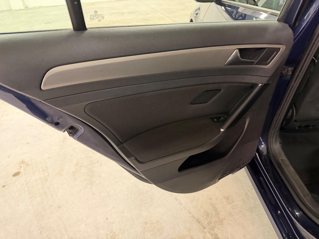 Volkswagen Golf Variant 1.6 TDI 105 CV DSG Comfortline BlueMotion Tech.