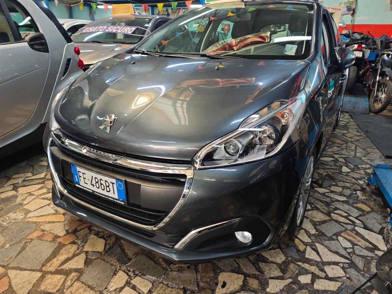 Peugeot 208 BlueHDi 75 5 porte Allure