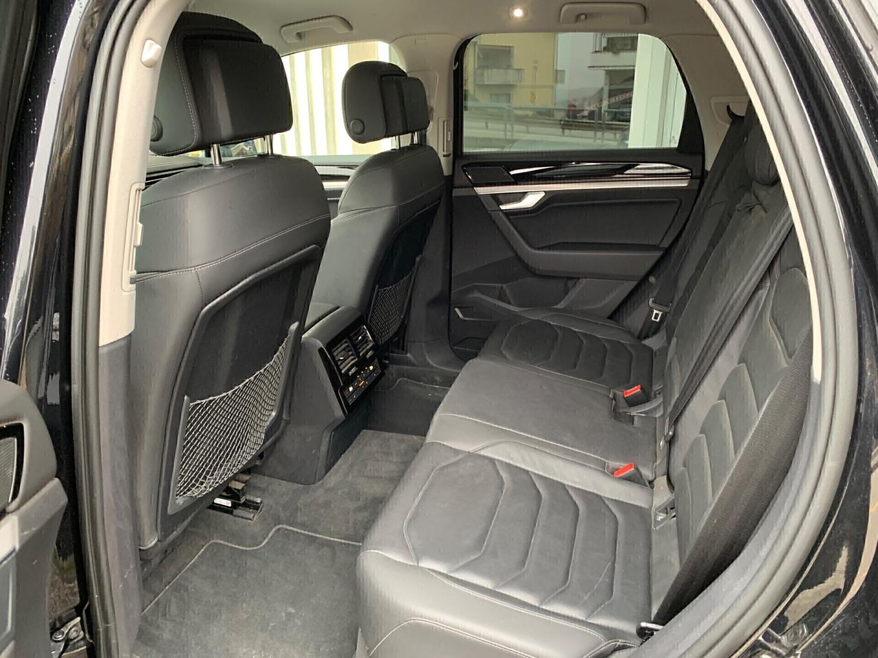VOLKSWAGEN TOUAREG 3.0 V6 TDI 231 CV 4MOTION R-LINE