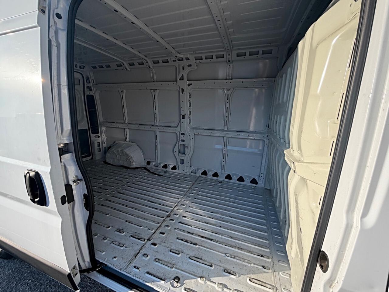 Fiat Ducato 35 2.2 Mjt 140CV PLM-SL-TM Furgone 12 mesi!