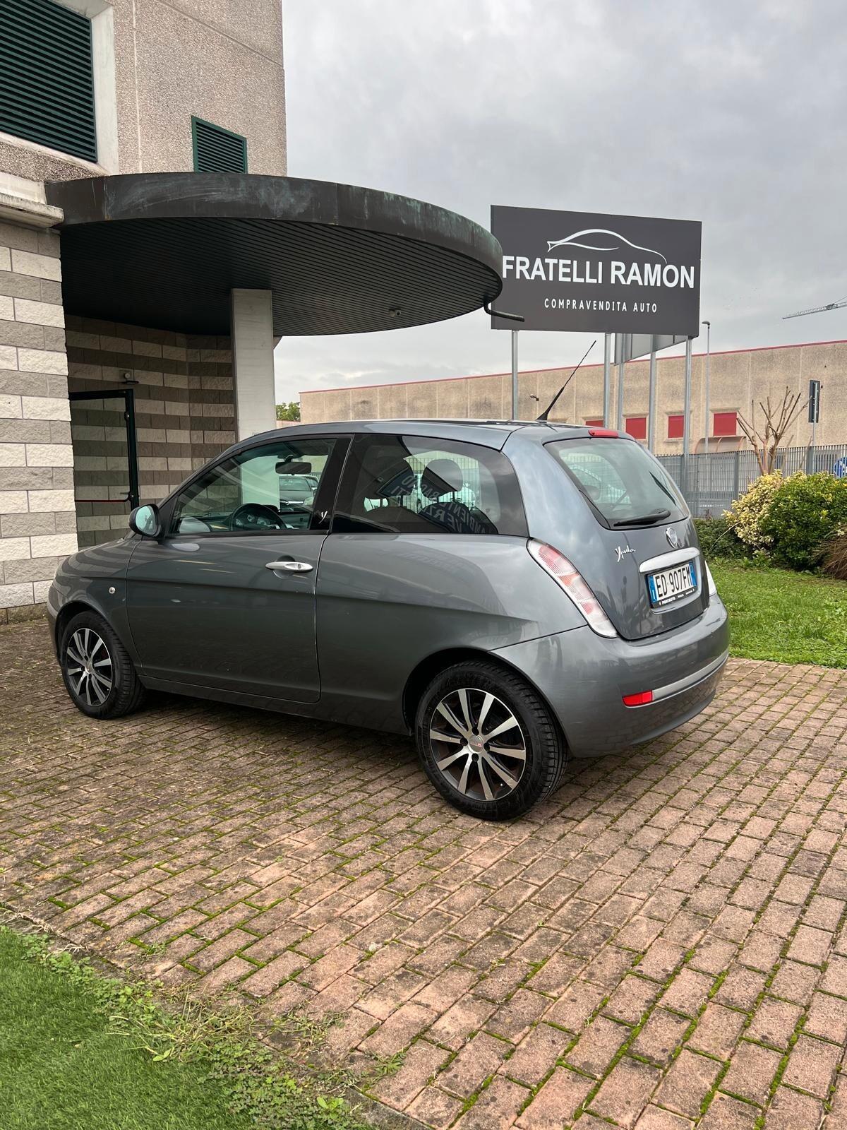 Lancia Ypsilon 1.2 Argento