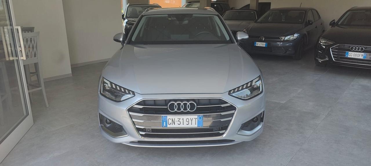 Audi A4 Avant 35 TDI/163 CV S tronic Business Advanced