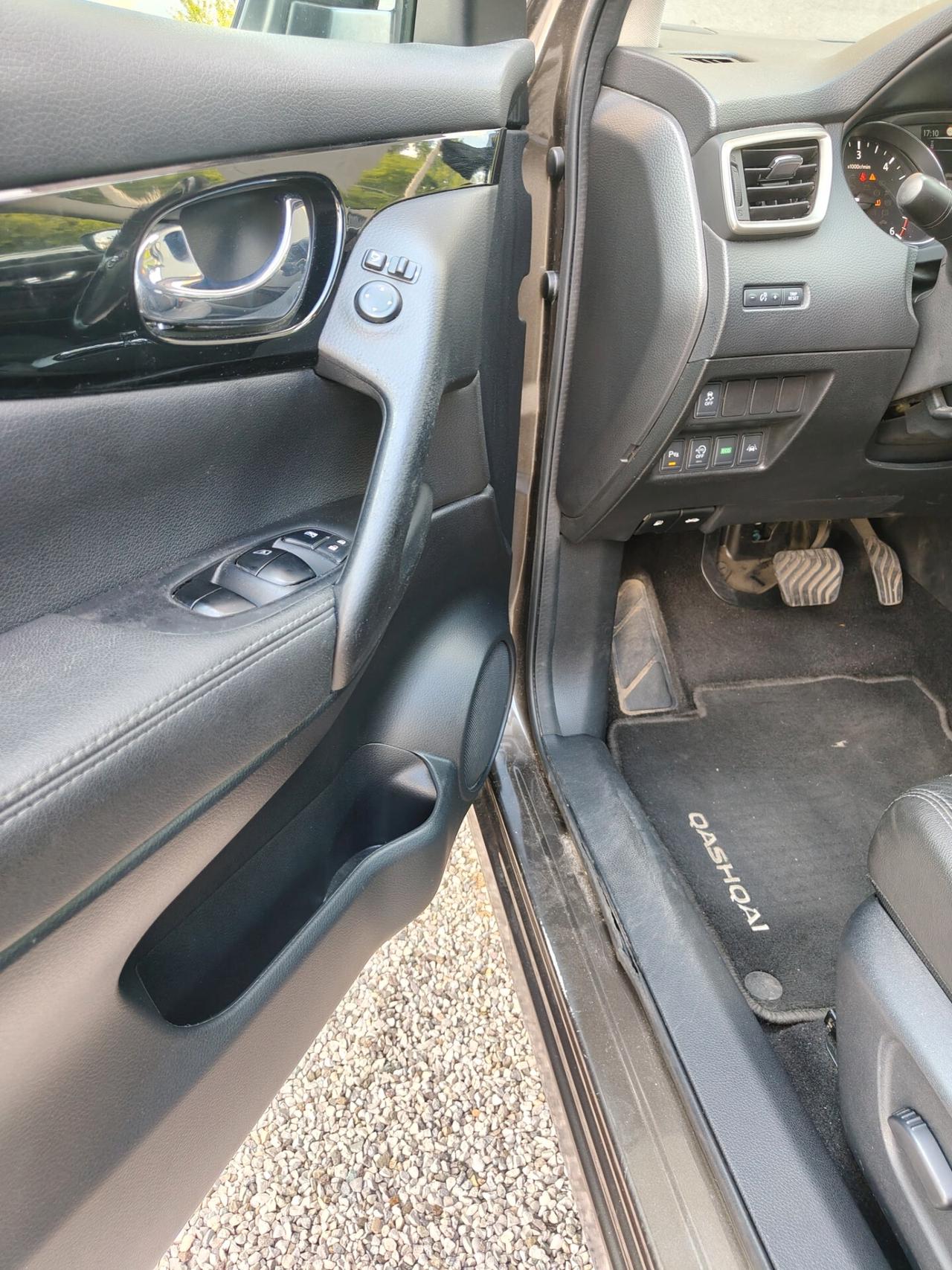 Nissan Qashqai 1.6 dCi DPF 360