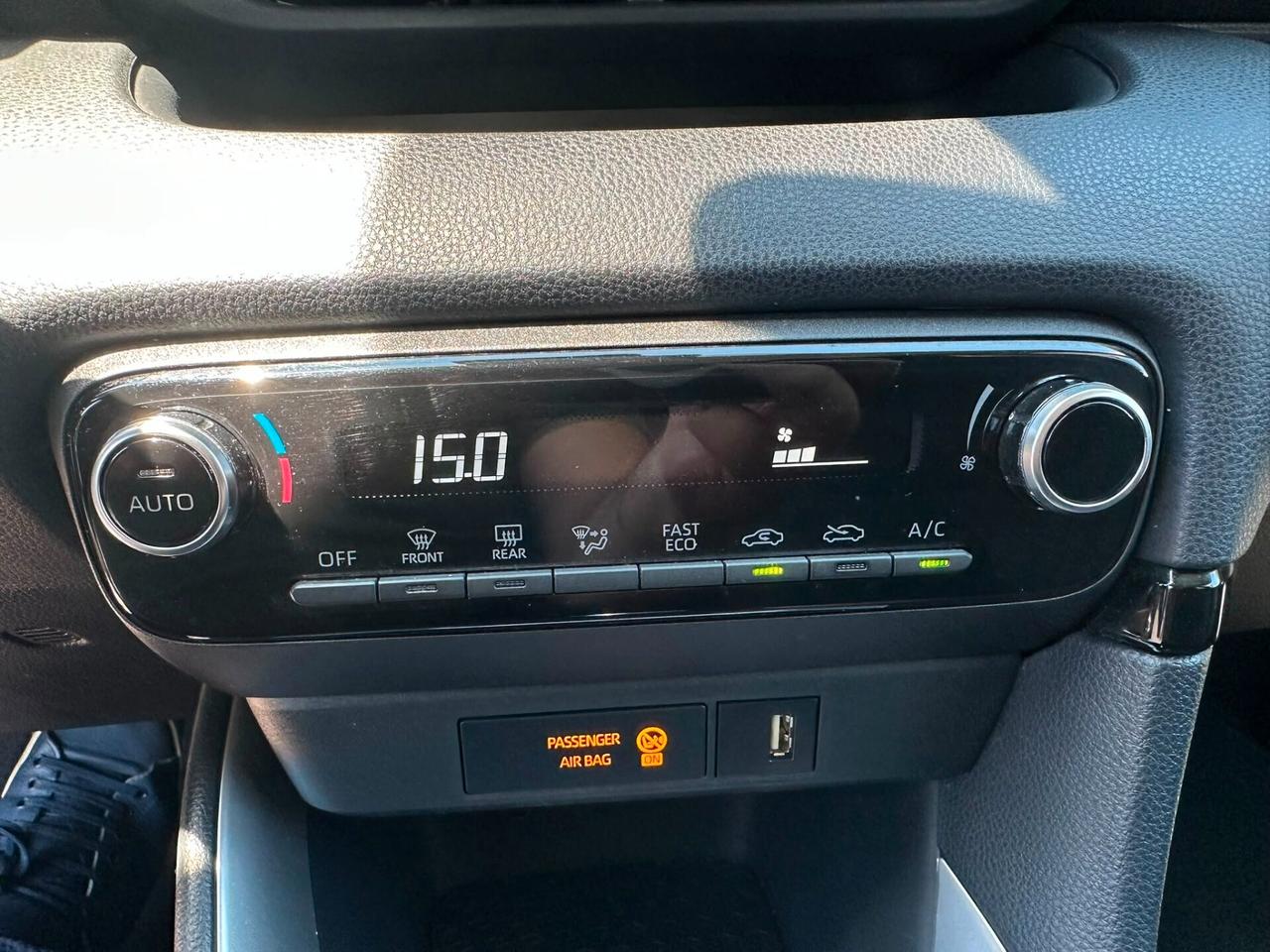Toyota Yaris 1.5 Hybrid 5 porte Business