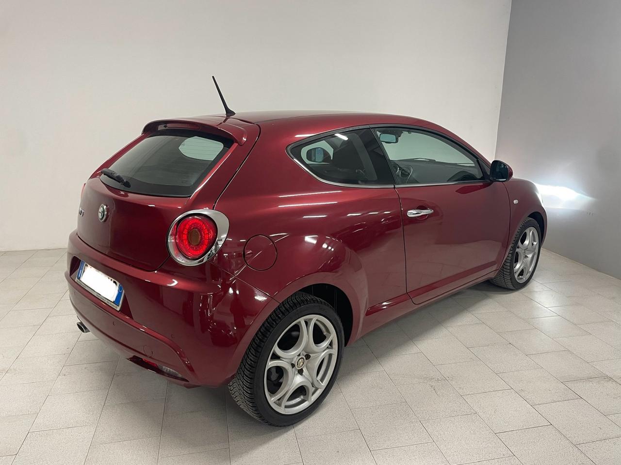Alfa Romeo MiTo 1.6 JTDm-2 S&S Distinctive Sport Pack