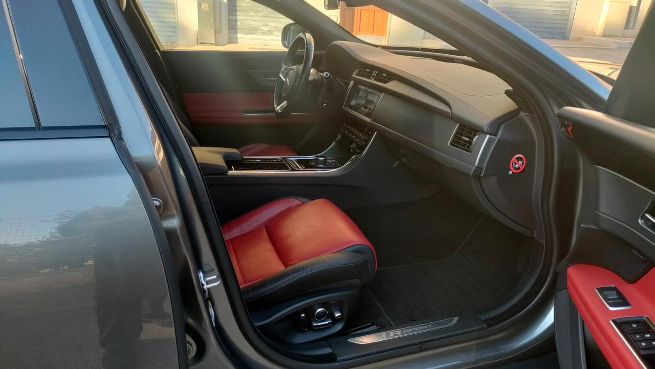 Jaguar XF 2.0 D 180 CV R-Sport