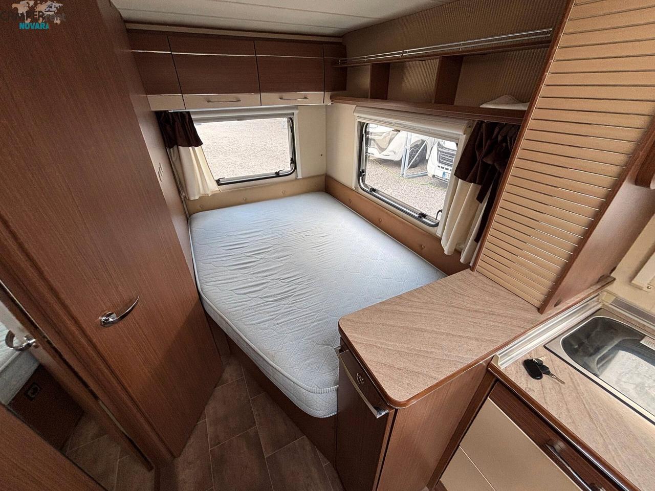 BÜRSTNER TRECENTO 465TS - ROULOTTE CON LETTO MATRIMONIALE ALLA FRANCESE IN CODA