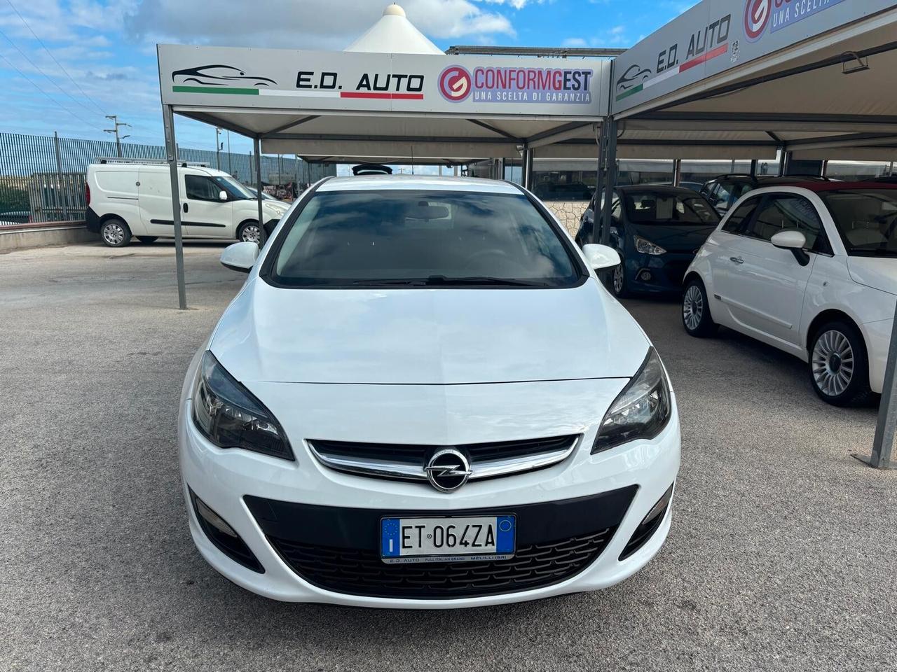Opel Astra 1.7 CDTI 110CV 4 porte Cosmo