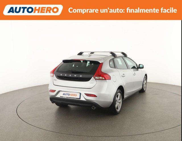VOLVO V40 D2