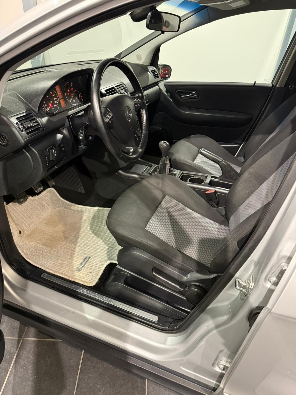 Mercedes A 180 CDI -NEOPATENTATI