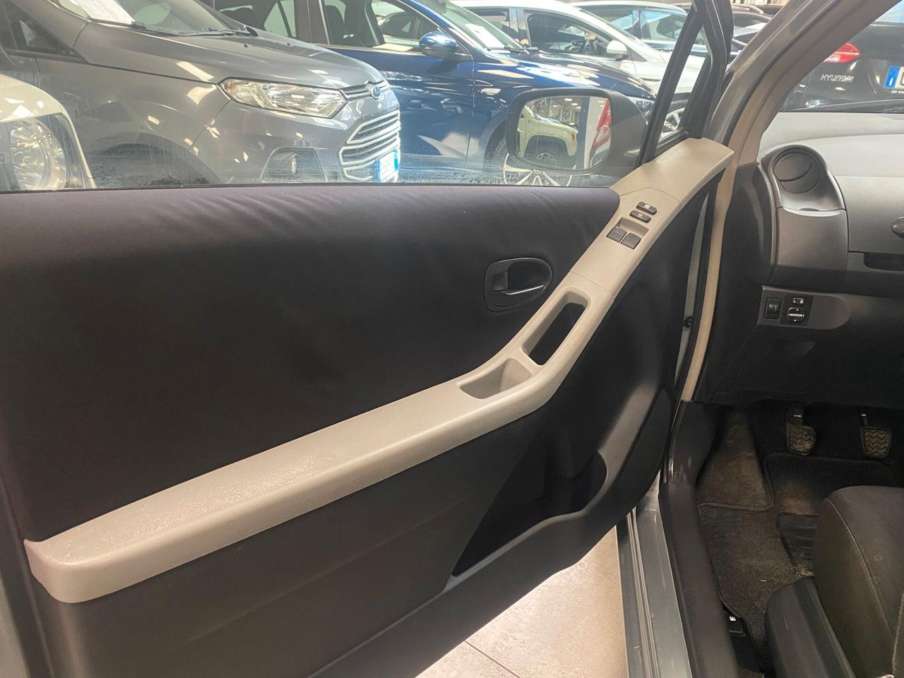 Toyota Yaris 1.0 3 porte