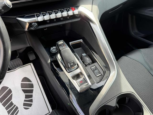 PEUGEOT 3008 1.2 PureTech Turbo 130 S&S EAT8 Allure